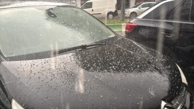 KIRKLARELİ (AA) – Kırklareli'nde etkili olan sağanak ve dolu yaşamı