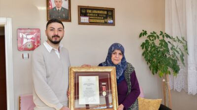 KIRŞEHİR (AA) – Kırşehir'de şehit ailesine Devlet Övünç Madalyası ve