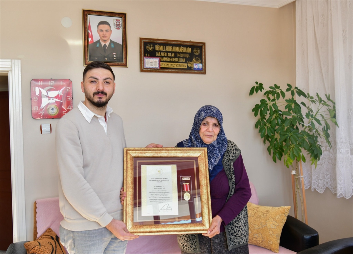 KIRŞEHİR (AA) – Kırşehir'de şehit ailesine Devlet Övünç Madalyası ve