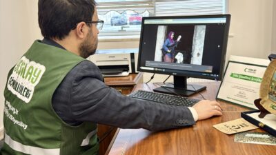 KIRŞEHİR (AA) – Kırşehir'de Yeşilay Şube Başkanı Bayram Koyuncu ve