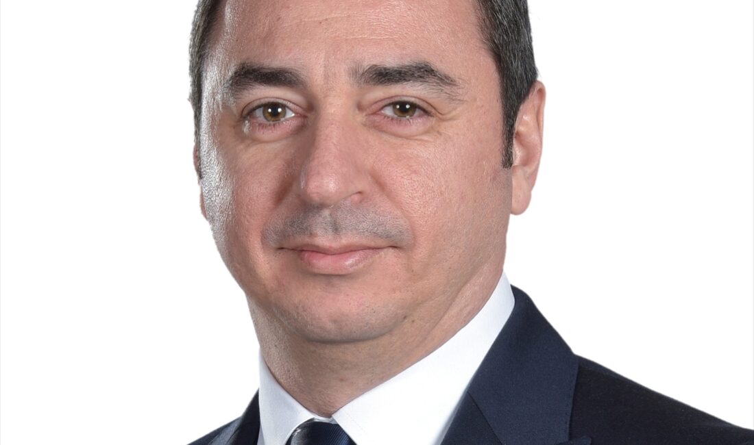 - Koç Holding CEO'su Levent Çakıroğlu:
- "Atanan yöneticilerimize yeni görevlerinde