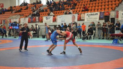 KOCAELİ (AA) – Kocaeli'de düzenlenen 17 Yaş Altı Türkiye Güreş