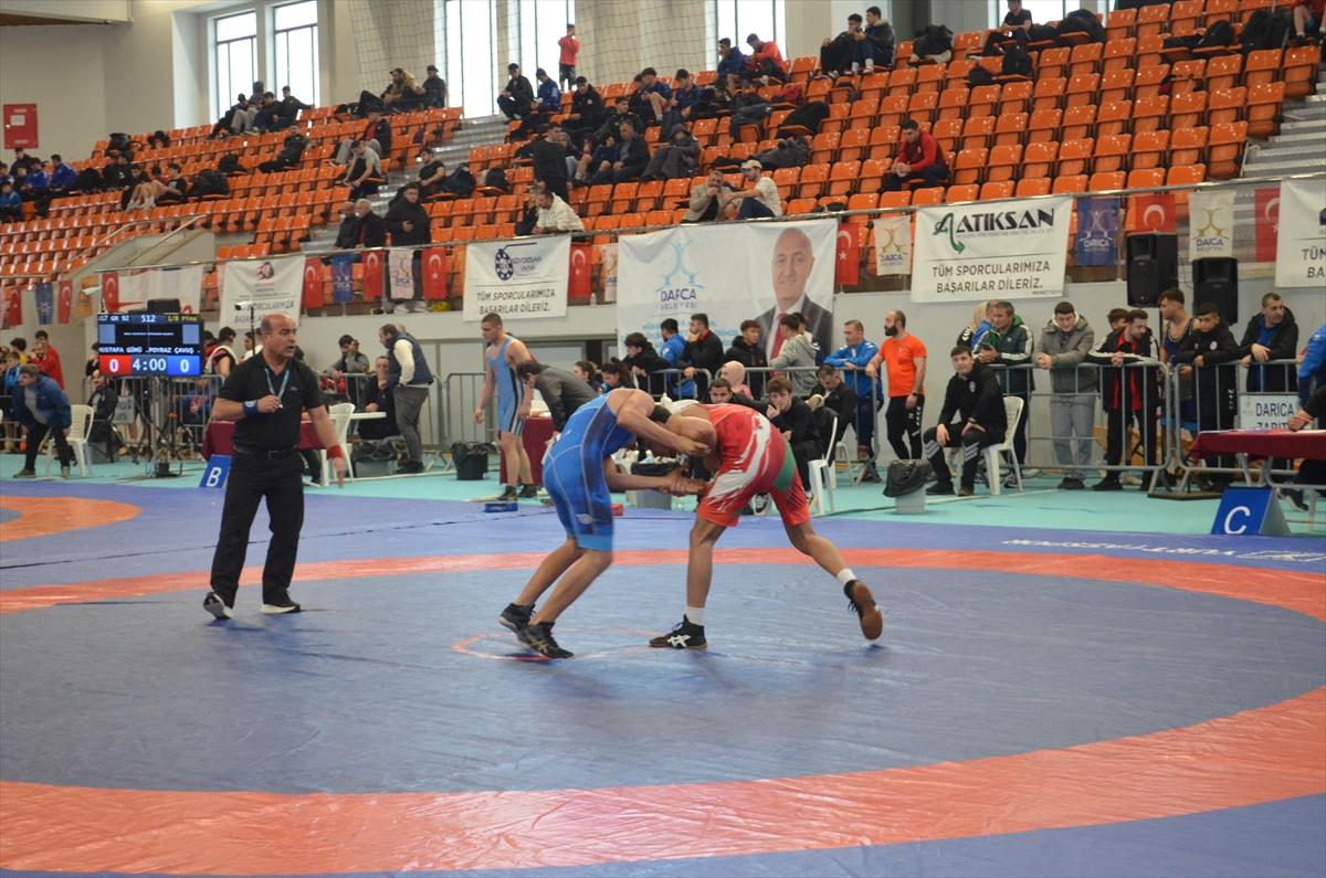 KOCAELİ (AA) – Kocaeli'de düzenlenen 17 Yaş Altı Türkiye Güreş
