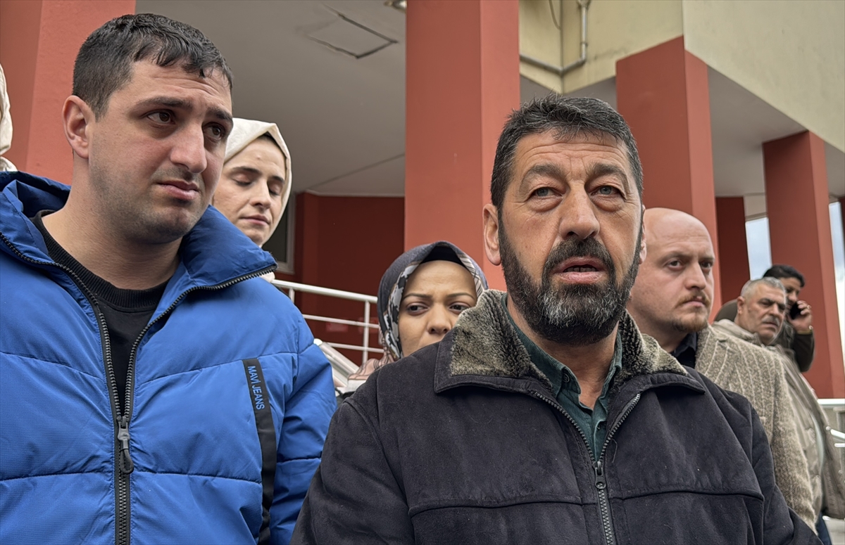 KOCAELİ (AA) – Kocaeli'nin İzmit ilçesinde engelli bireyi odunla darbeden