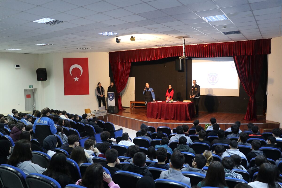 KOCAELİ (AA) – Kocaeli’de çocuk ve gençleri suçtan ve zararlı