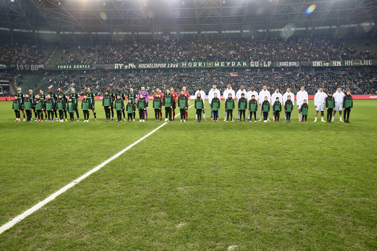 - Siyah-beyazlı ekibin teknik direktörü Sergen Yalçın, son TÜMOSAN Konyaspor