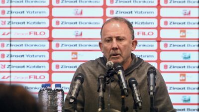 - Beşiktaş Teknik Direktörü Sergen Yalçın:
"Bu sezon Türkiye Kupası ana