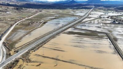 KONYA (AA) – Konya'nın Beyşehir ilçesinde yağış nedeniyle debisi yükselen