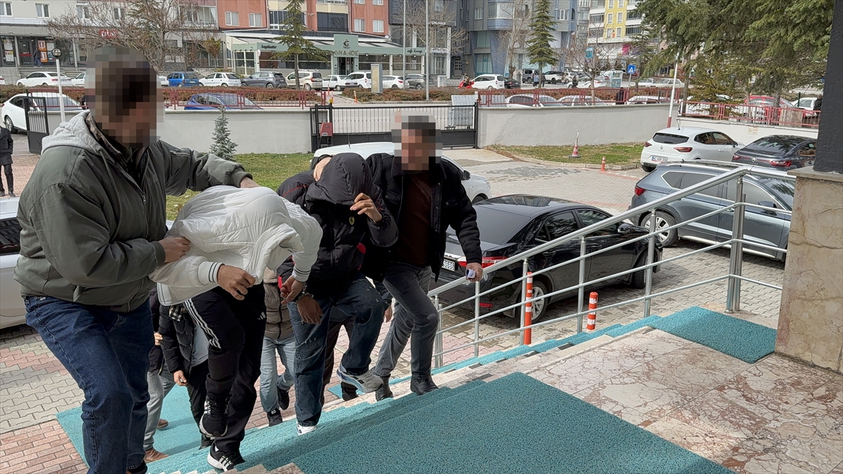 KONYA (AA) – Konya'nın Seydişehir ilçesinde düzenlenen uyuşturucu operasyonunda gözaltına
