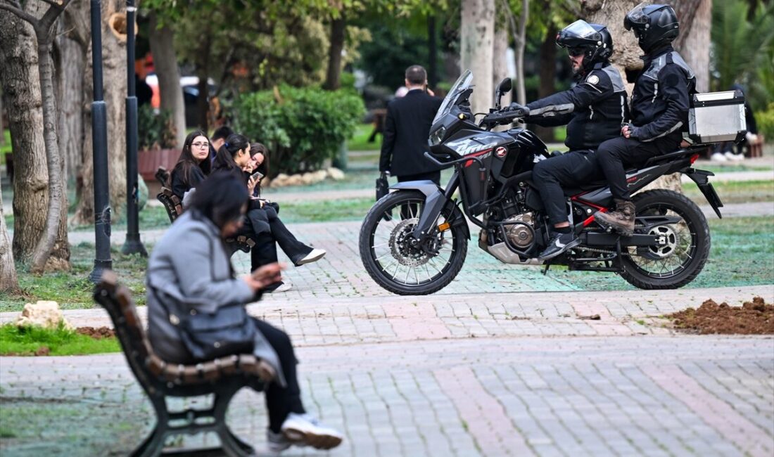- Adana'da polis ekipleri, geçen yıl düzenlenen 617 eğitimde 163