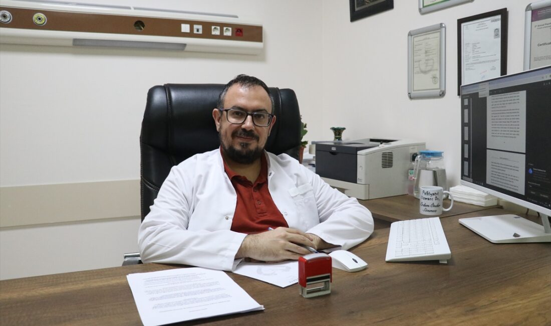 - Psikiyatr Erdem Önder Sönmez:
- "Sosyal medya internet verilerinin çocuklarımıza