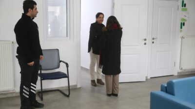 - Adli işlemlerin çocuk dostu ortamda yürütüldüğü merkezde, onarıcı adalet