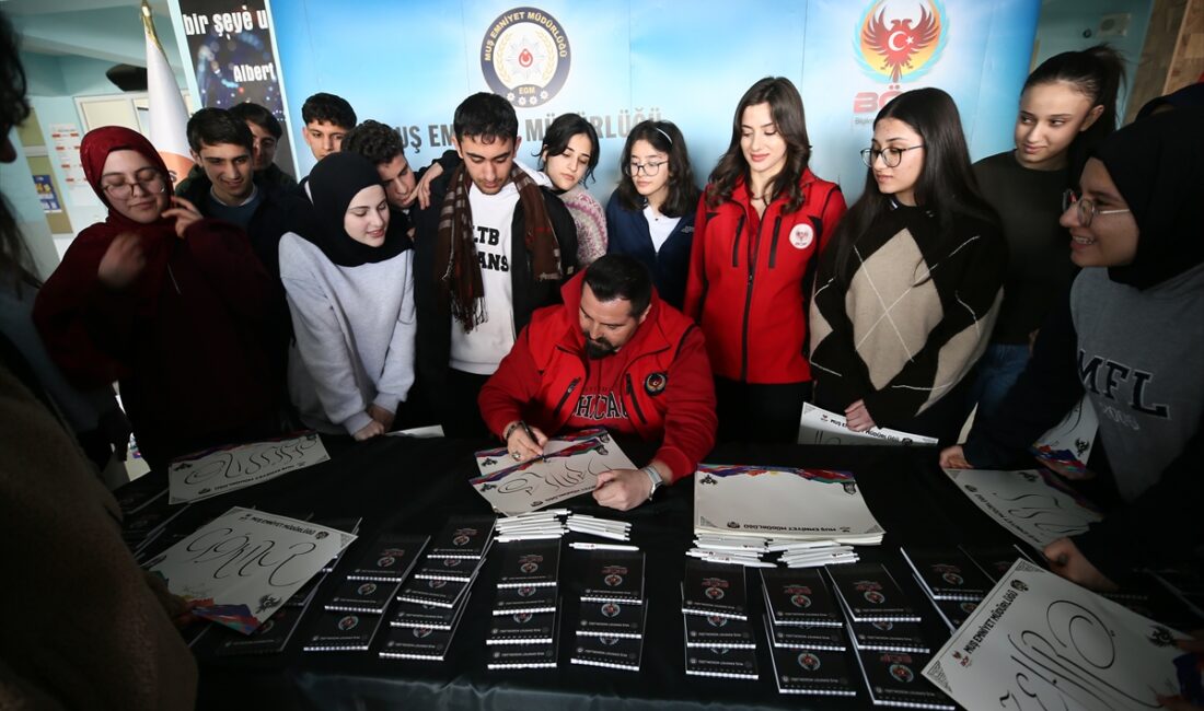 - Muş'ta Bilgilendirme ve Önleme Faaliyetleri Büro Amirliği ekipleri, geçen