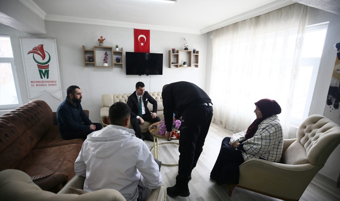 - Muş'ta yaşayan 35 yaşındaki 4 çocuk babası F.Ö, çocukları