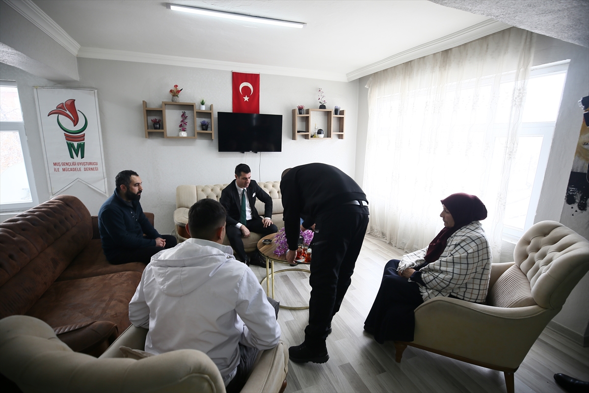 - Muş'ta yaşayan 35 yaşındaki 4 çocuk babası F.Ö, çocukları