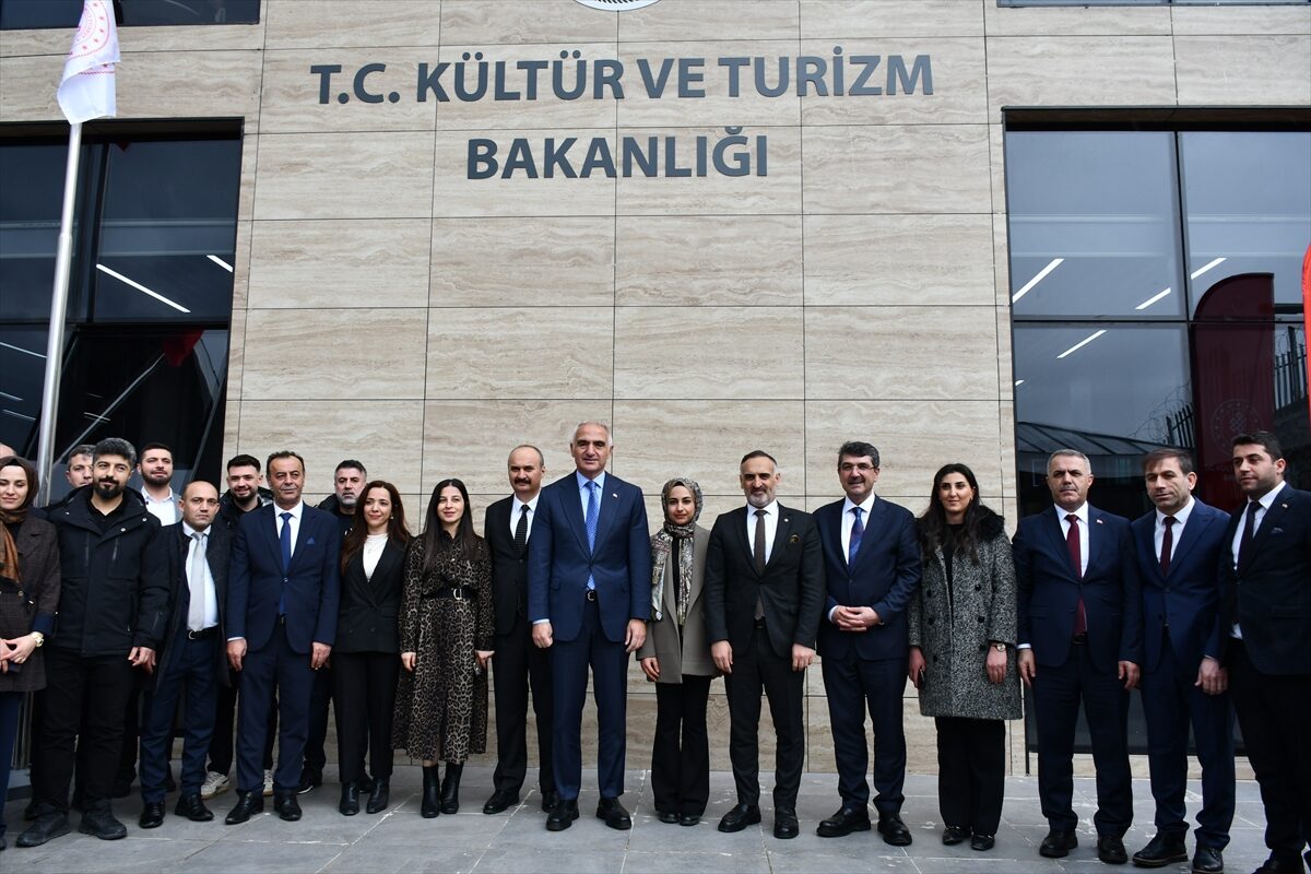 - "Yapılan her yatırım, bilgiye erişimi güçlendirmeyi, kültürel imkanları yaygınlaştırmayı