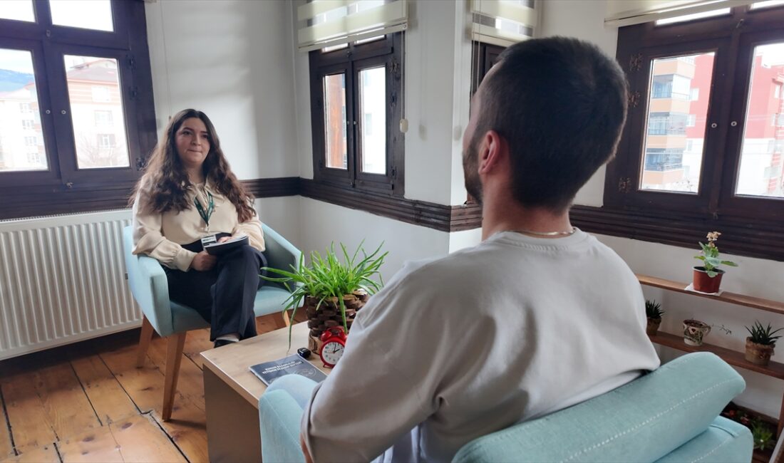 - Bolu'da yaşayan 34 yaşındaki Ü.A:
- "Sabah başlayıp akşama kadar