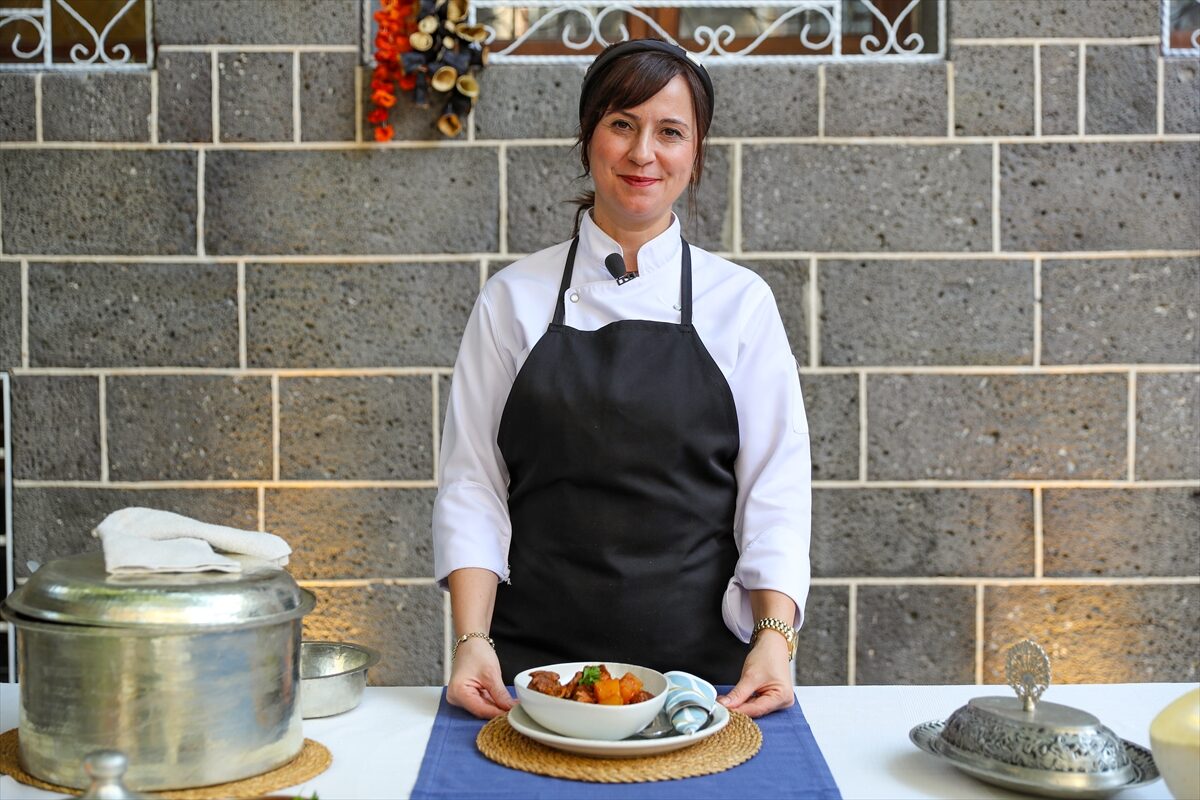 - Diyarbakır mutfağının coğrafi işaretli yemeklerinden kabak meftunesi, kış kabağı,