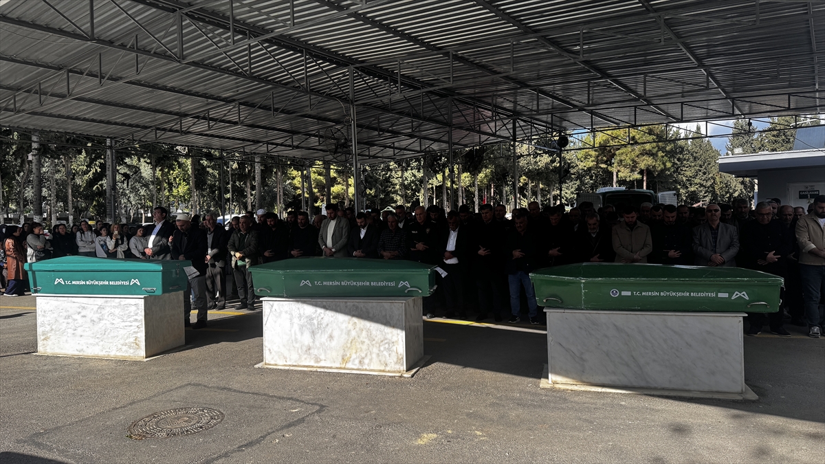 MERSİN (AA) – Mersin'in merkez Akdeniz ilçesinde cipin çarpması sonucu