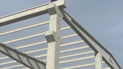 MERSİN (AA) – Mersin'in merkez Akdeniz ilçesinde inşaat şantiyesinde beton