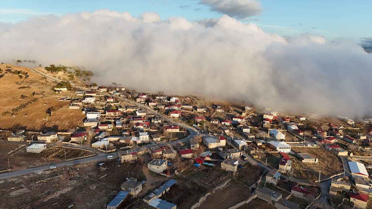 MERSİN (AA) – Mersin'in Mut ilçesinde etkili olan yoğun sis,