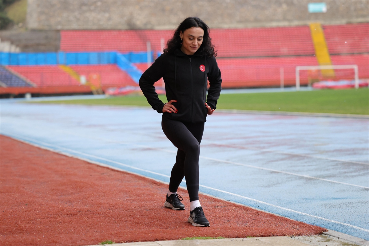 - Sırbistan'da 21 Şubat'ta düzenlenecek Balkan Büyükler Salon Şampiyonası'nda Türkiye'yi