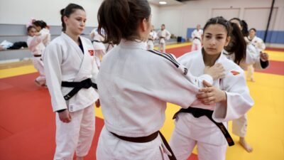 - Dünya ve Avrupa ikincisi Livanur:
- "Bu yıl inşallah Avrupa