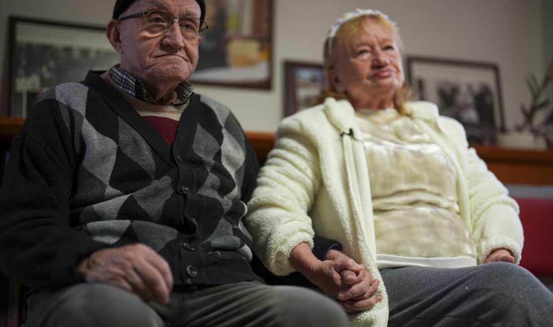 - İstanbul'da huzurevinde yaşayan Yaşar Şılak ve Nuri Talat Övütmen,