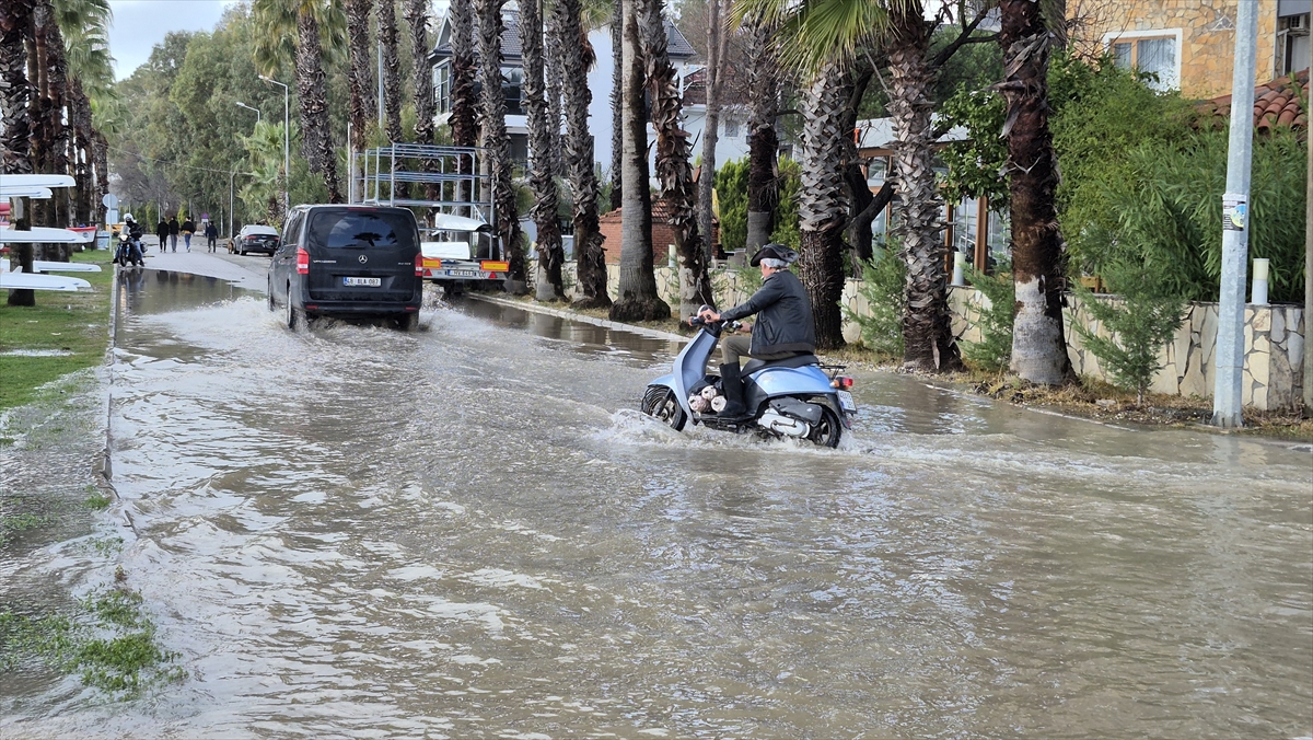 MUĞLA (AA) – Muğla'nın Köyceğiz ilçesinde, yağışların ardından Köyceğiz Gölü'nün