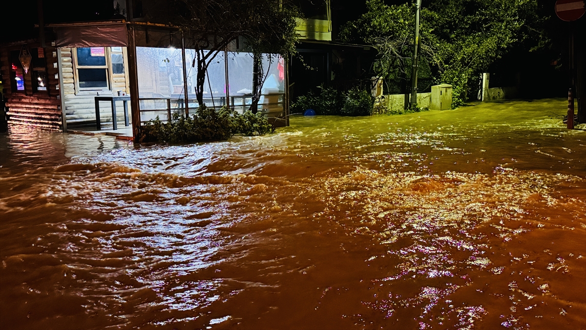 MUĞLA (AA) – Muğla'nın Bodrum ve Marmaris ilçelerinde etkili olan