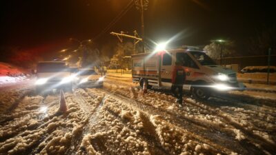 MUŞ (AA) – Muş-Bingöl kara yolunda olumsuz hava koşulları nedeniyle