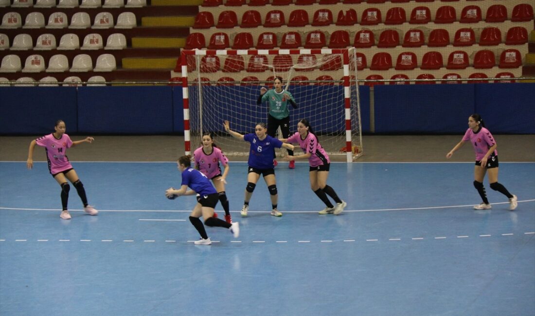 AMASYA (AA) – Gençler Hentbol Türkiye Şampiyonasında kızlarda Antalya 75.