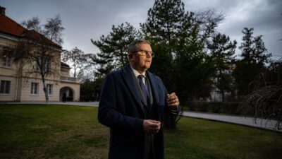 - "Türkiye'nin yaptıklarını büyük takdirle karşılıyoruz. Türkiye'yi, özellikle bölgemizde dramatik