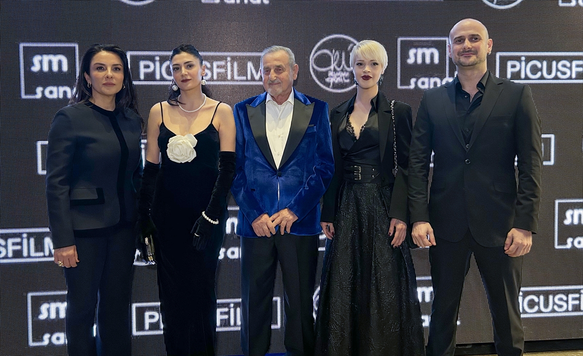 İSTANBUL (AA) – Ressam Devrim Erbil'in hayatı ve sanat yolculuğu,