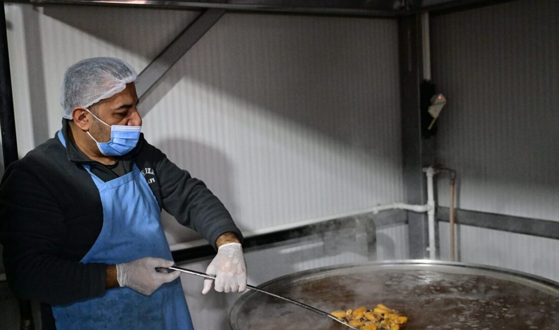 - Kahramanmaraş'ta 33 yıl önce bir grup gönüllünün kurduğu Saçaklızade