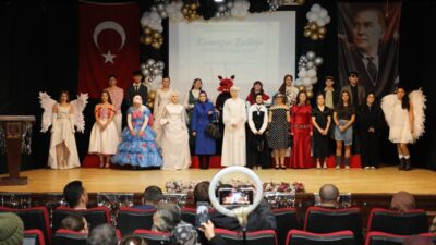 SAKARYA (AA) – Sakarya'da lise öğrencileri, atık malzemeleri geri dönüştürerek