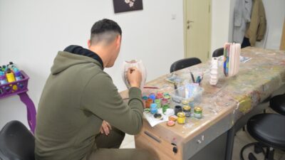 - Konya'da Yeşilay Danışmanlık Merkezi sayesinde 17 yıllık bağımlılığından kurtulan