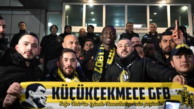 İSTANBUL (AA) – Fenerbahçe'nin transfer görüşmelerinde bulunduğu Fransız santrfor Sidiki