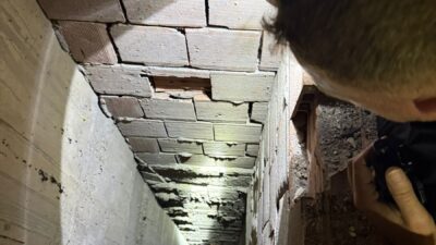 SİİRT (AA) – Siirt'te havalandırma boşluğuna düşerek yaralanan kadın hastaneye