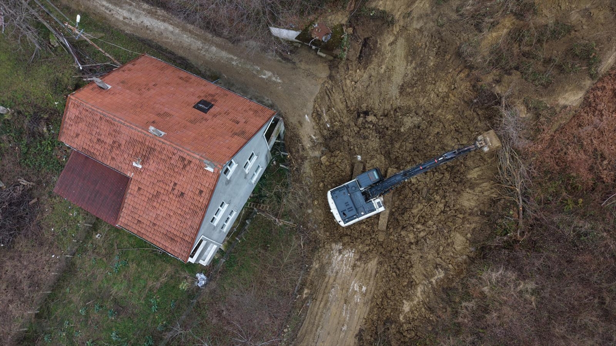 SİNOP (AA) – Sinop'un Türkeli ilçesinde heyelan sebebiyle kapanan köy