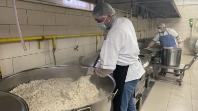 - Bursa'da 35 yıldır faaliyet gösteren Somuncu Baba Vakfı Başkanı