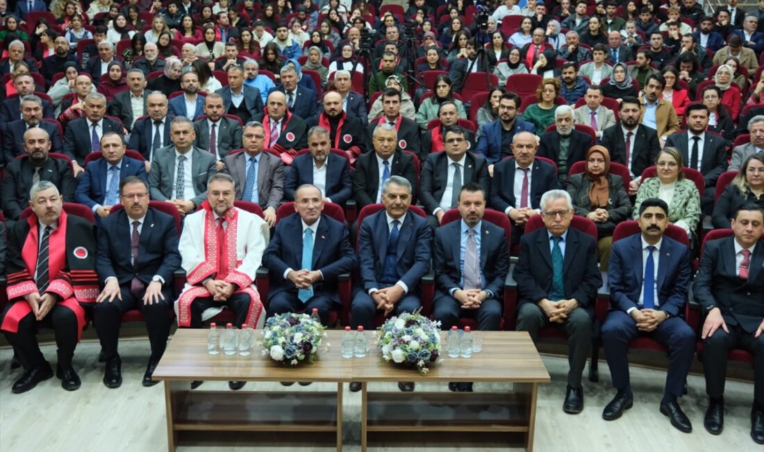 - "Cumhuriyet'in ikinci yüzyılında Türkiye darbe anayasası ile yönetilme ayıbıyla