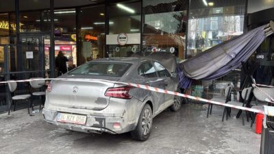 TEKİRDAĞ (AA) – Tekirdağ'ın Çorlu ilçesinde kadın sürücünün direksiyon hakimiyetini