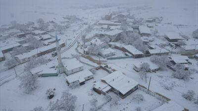 TEKİRDAĞ (AA) – Tekirdağ'da gece saatlerinde hafif şekilde başlayan kar