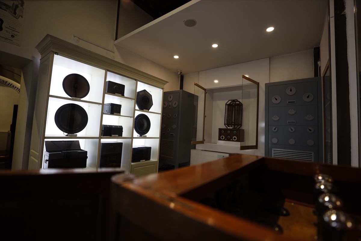 - Malatya Büyükşehir Belediyesince kurulan Radyo ve Gramofon Müzesi'nde sergilenen