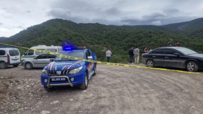 TOKAT (AA) – Tokat'ın Erbaa ilçesinde yaklaşık 100 metrelik uçurumdan