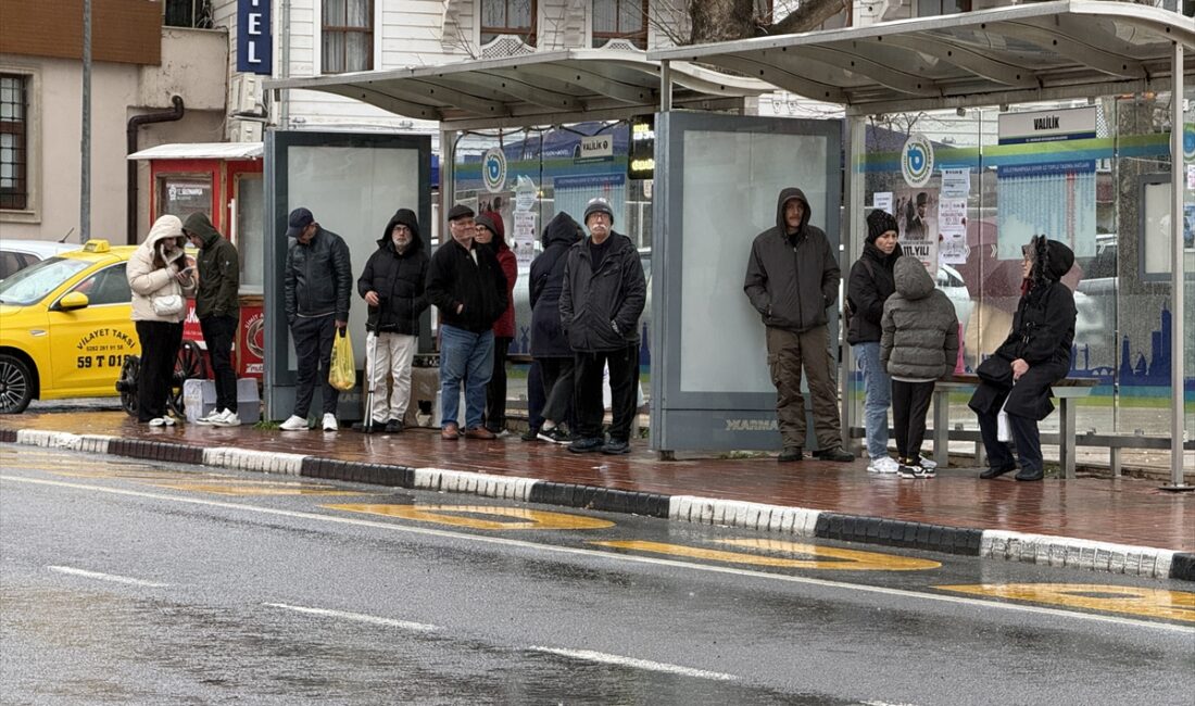 EDİRNE (AA) – Edirne, Tekirdağ ve Kırklareli'nde sağanak etkili oldu.