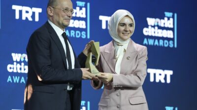 - Cumhurbaşkanlığı İletişim Başkanı Burhanettin Duran:
- "Bugün burada kişisel konfor