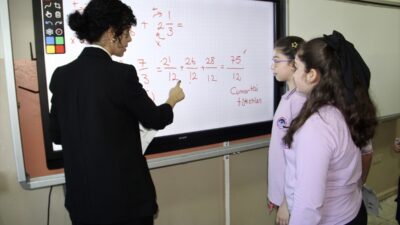 - Sinop'ta yaşayan 13 yıllık matematik öğretmeni Tuğçe Cevahir İnceoğlu,