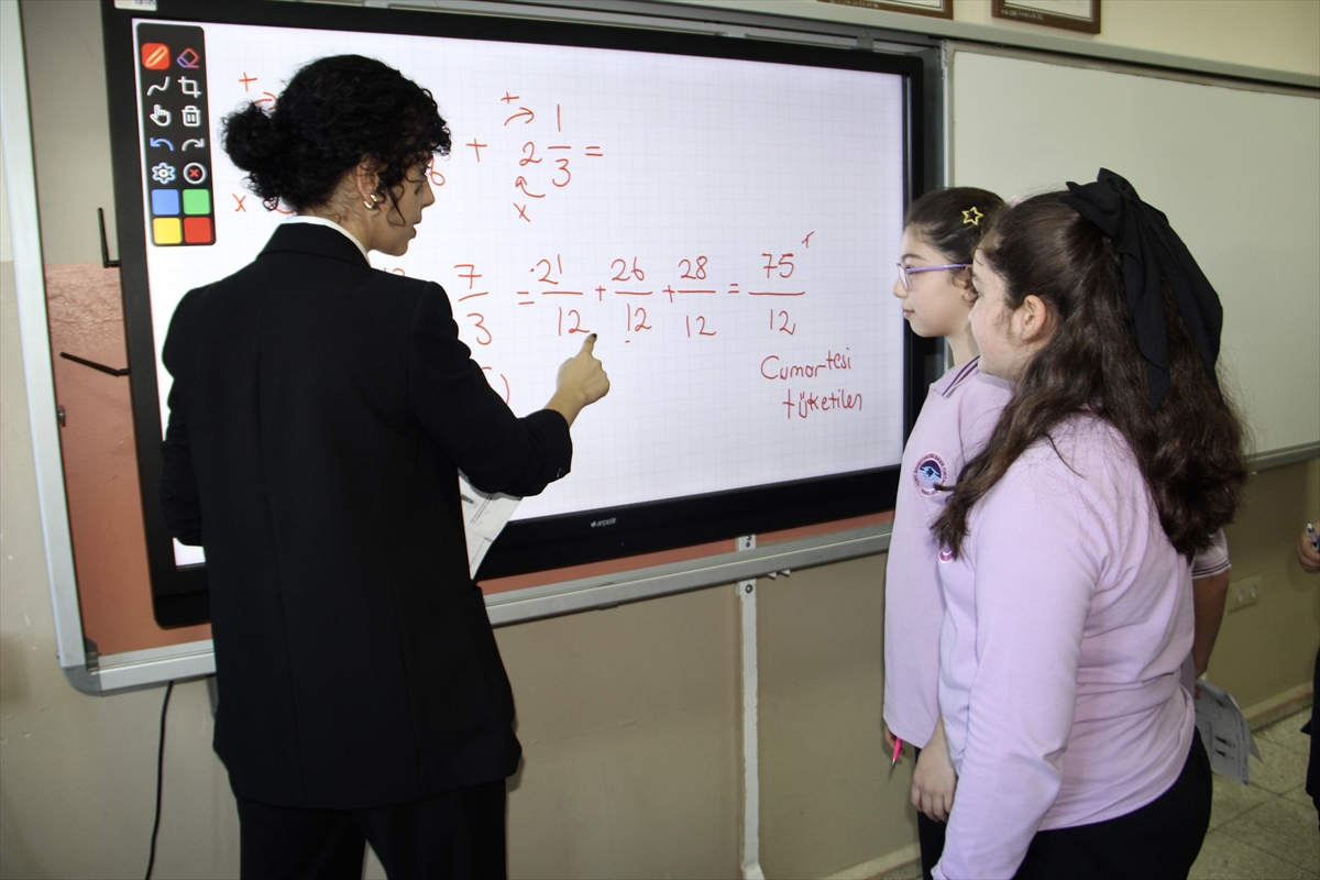 - Sinop'ta yaşayan 13 yıllık matematik öğretmeni Tuğçe Cevahir İnceoğlu,